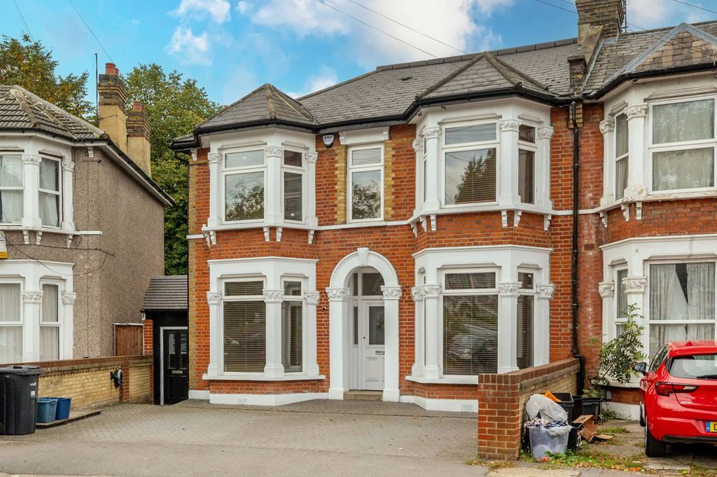 Property photo 2 of 26