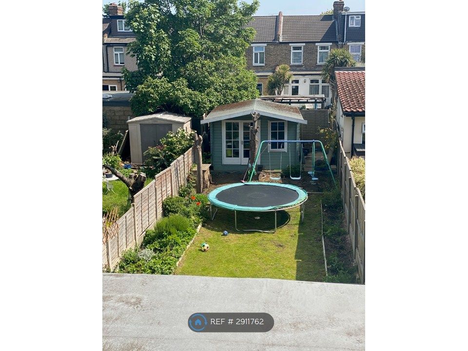 Property photo 3 of 15 Garden Top View With Garden House