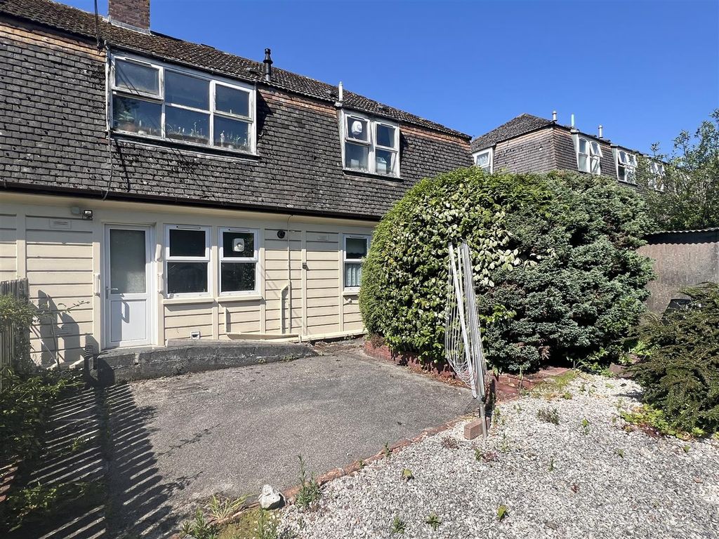 Property photo 3 of 17 Outside: