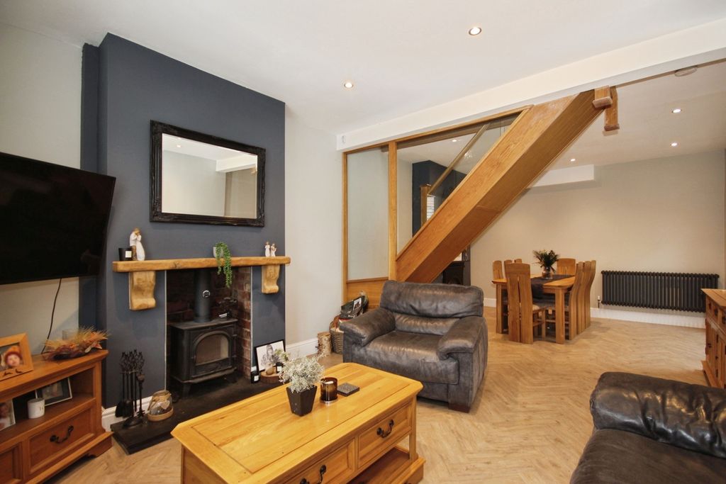 Property photo 2 of 23 Pbox-Img.Jpg