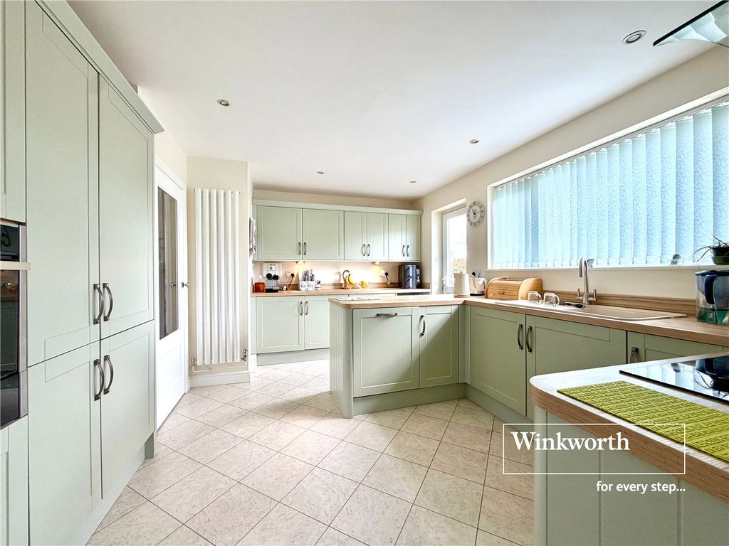 Property photo 2 of 19 Picture No. 29