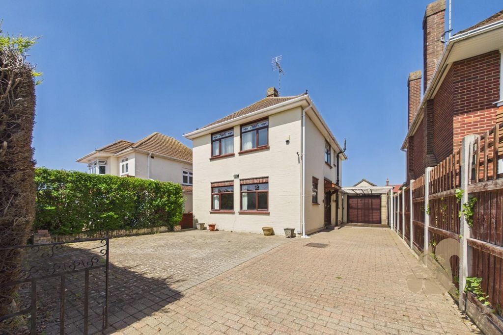 Property photo 1 of 28 Cam01254G0-Pr0458-Still028.Jpg