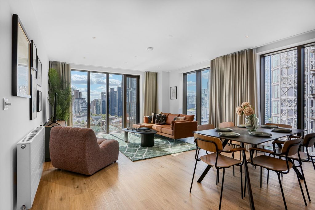 Property photo 2 of 25 Image