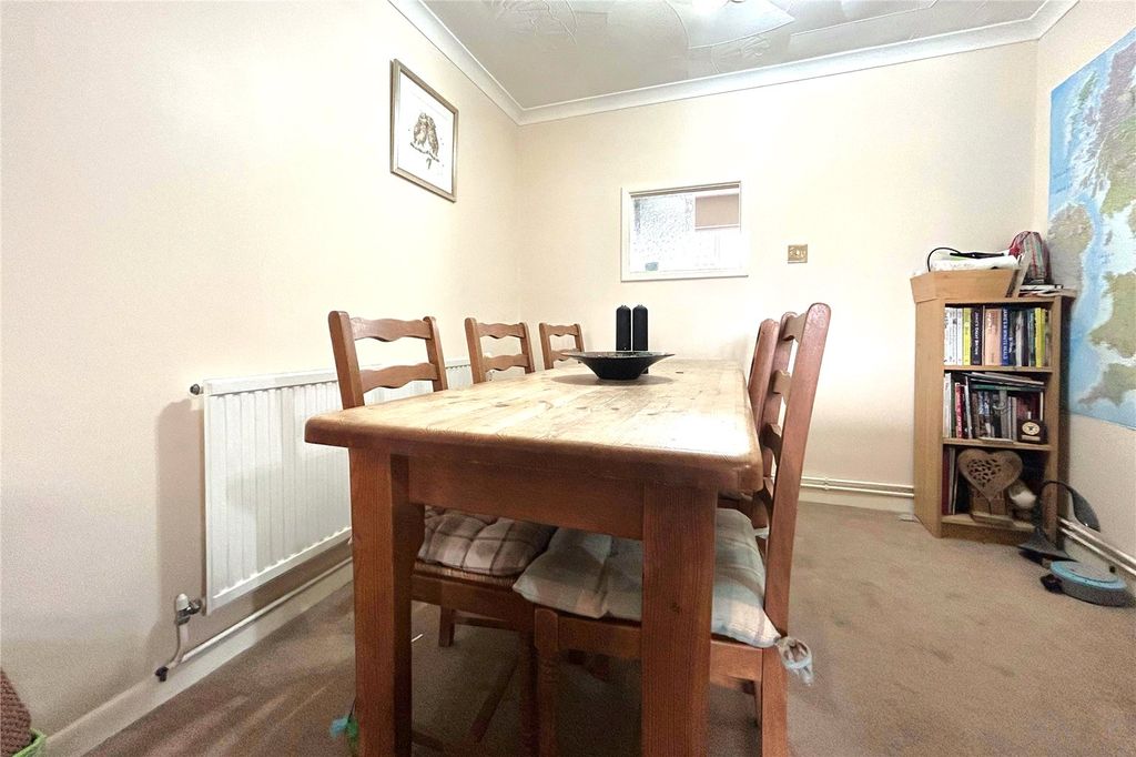 Property photo 3 of 9 Dining Area