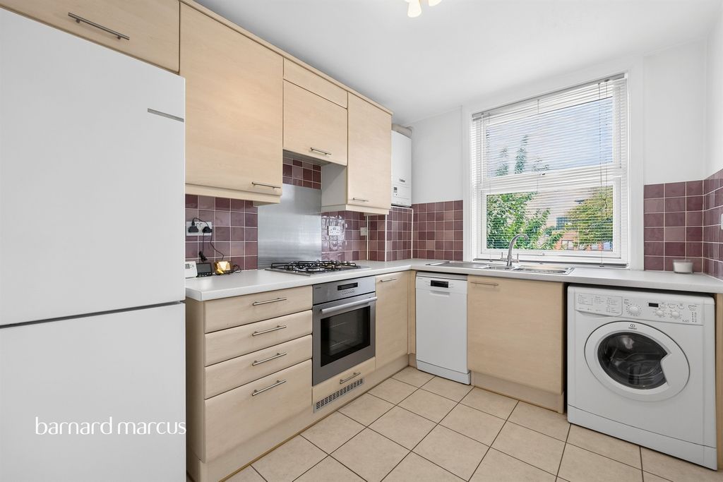 Property photo 3 of 40