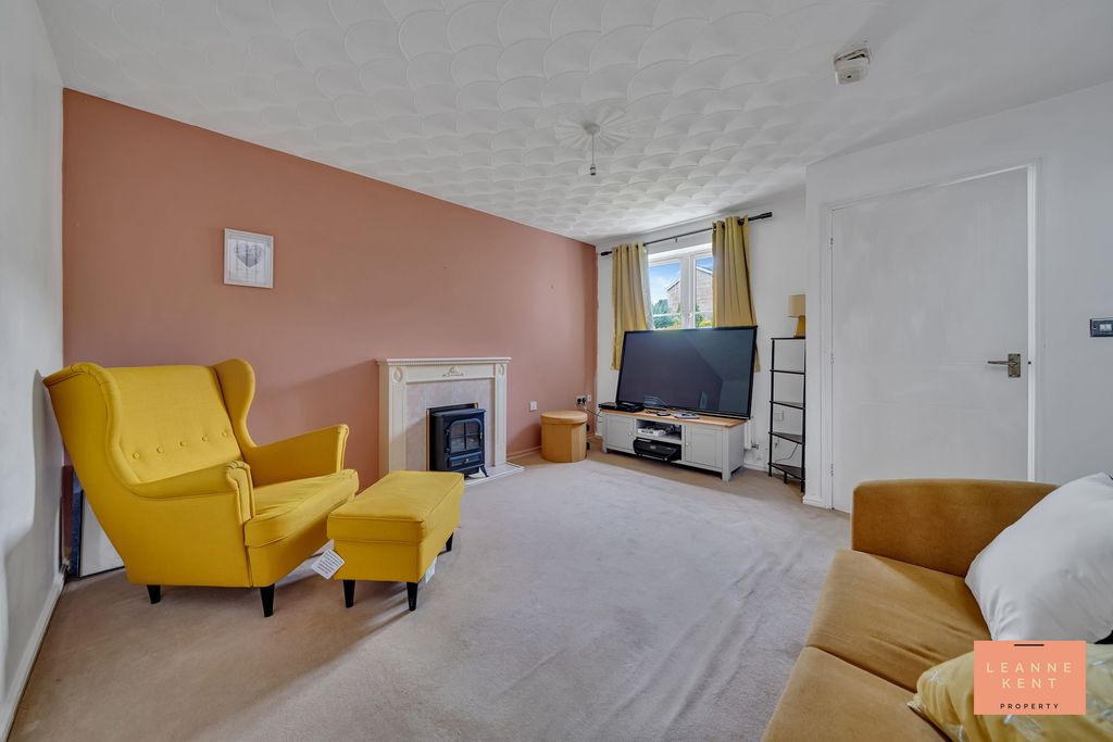 Property photo 2 of 22
