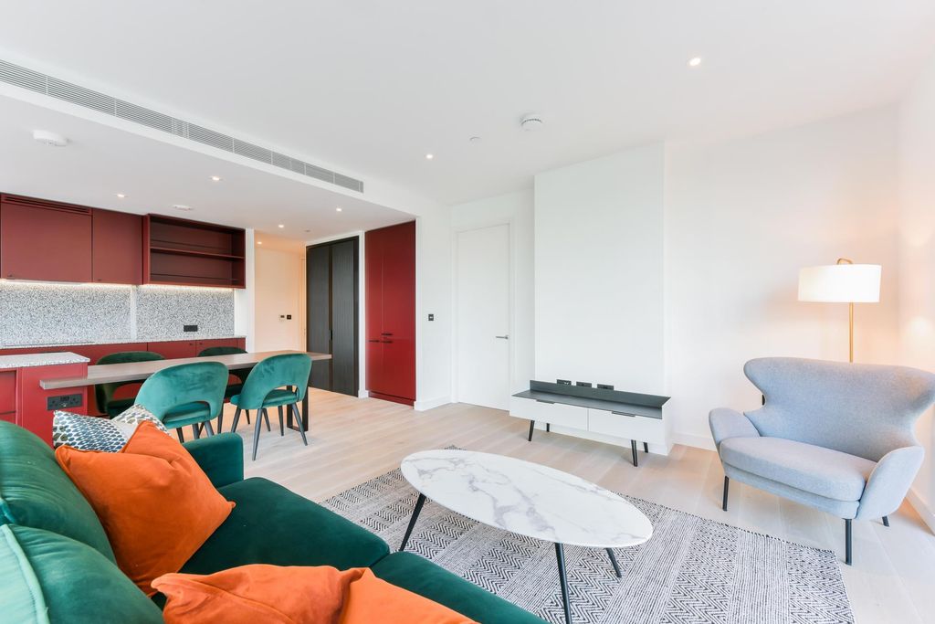 Property photo 2 of 25