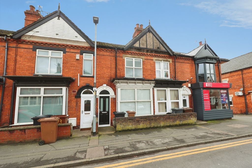 Property photo 1 of 17 4874571