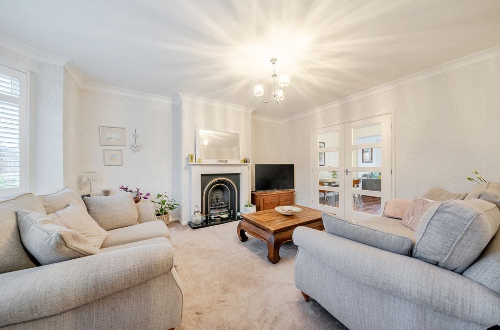 Property photo 2 of 12 1381307-6-6915Fe7...