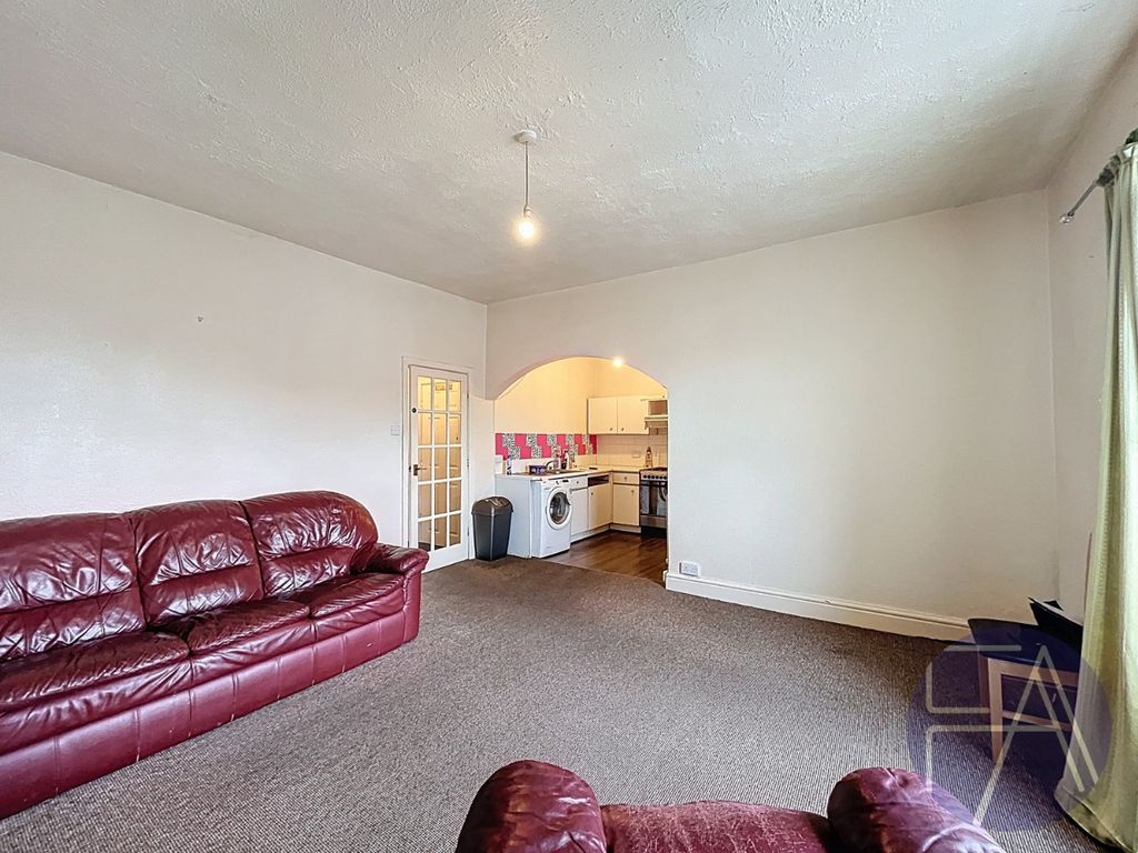 Property photo 2 of 8 4430252