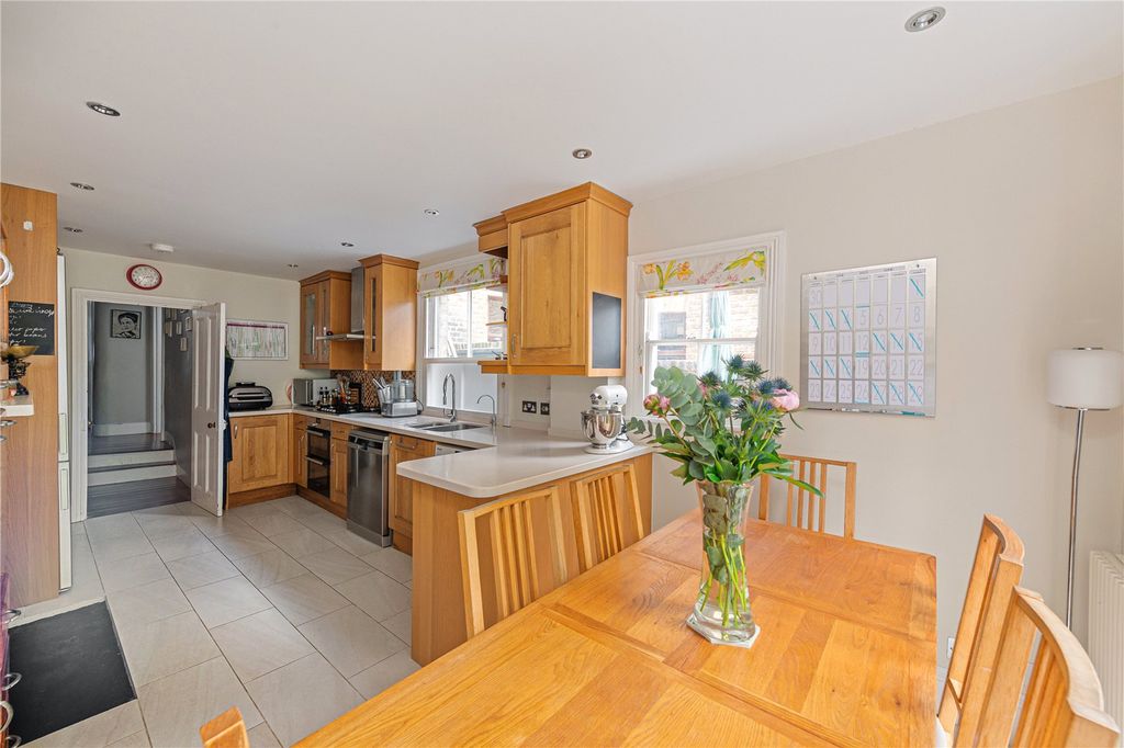Property photo 3 of 18 Picture No. 11