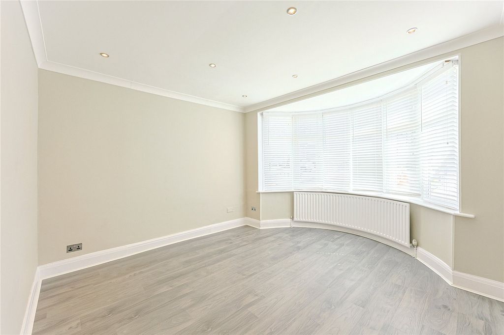 Property photo 3 of 18 Picture No. 04