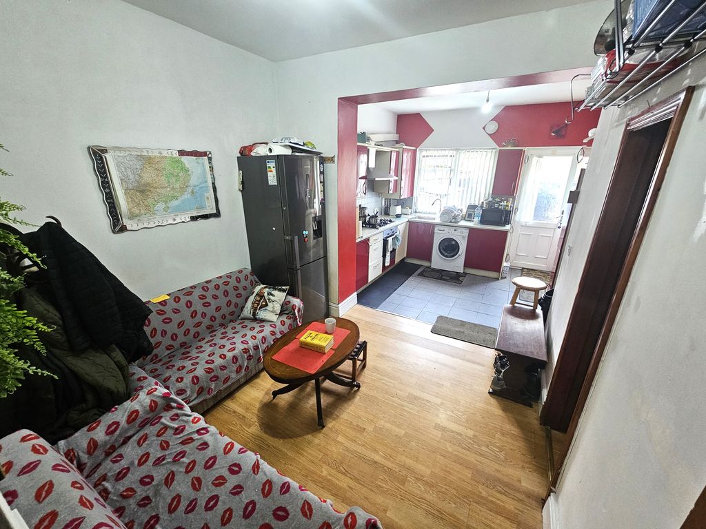 Property photo 3 of 10