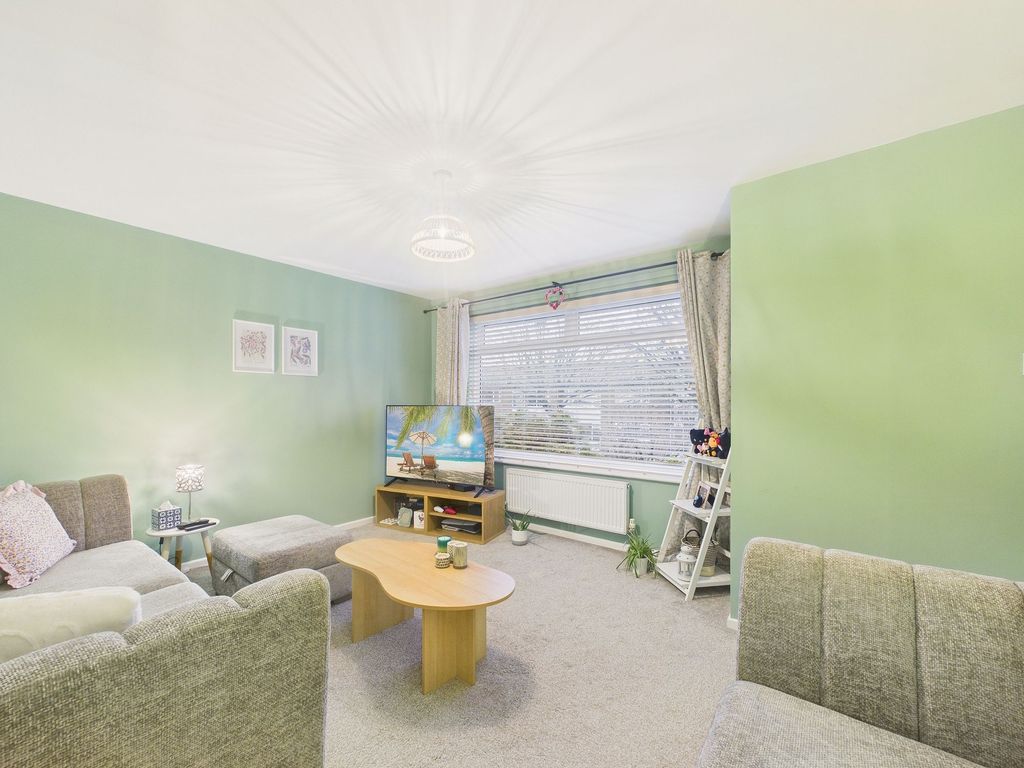 Property photo 2 of 12 Lounge