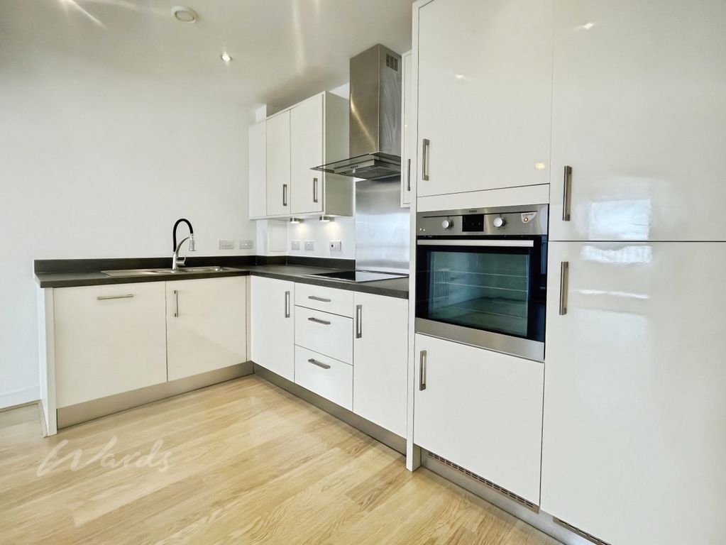 Property photo 3 of 8 Kitchen