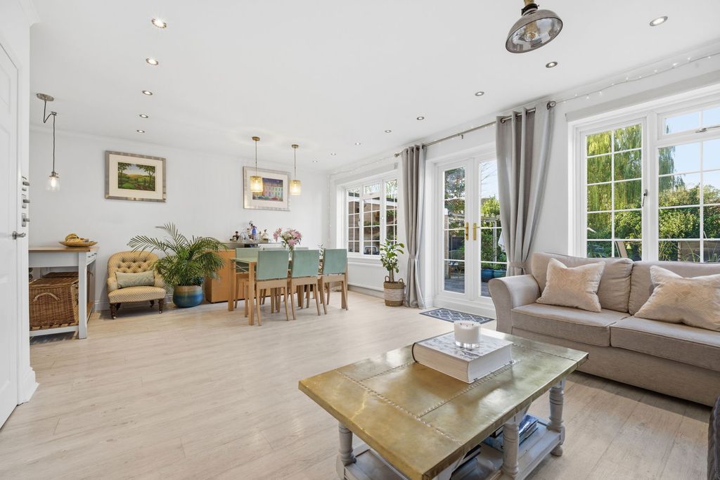 Property photo 3 of 15