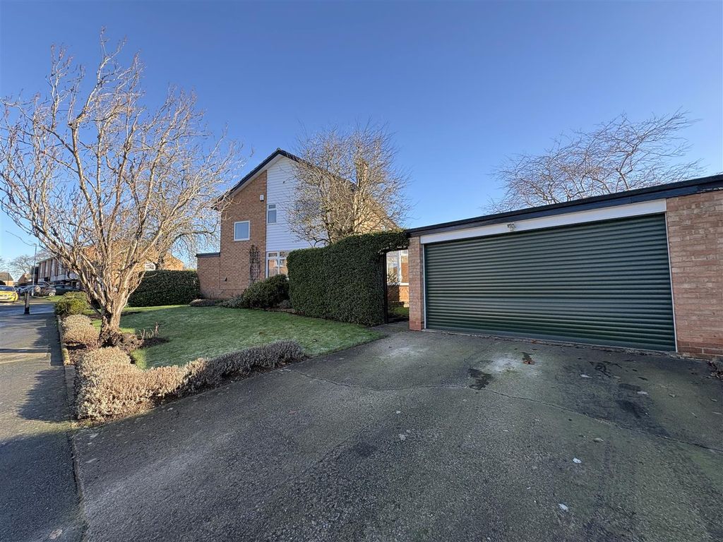 Property photo 2 of 25 Externally