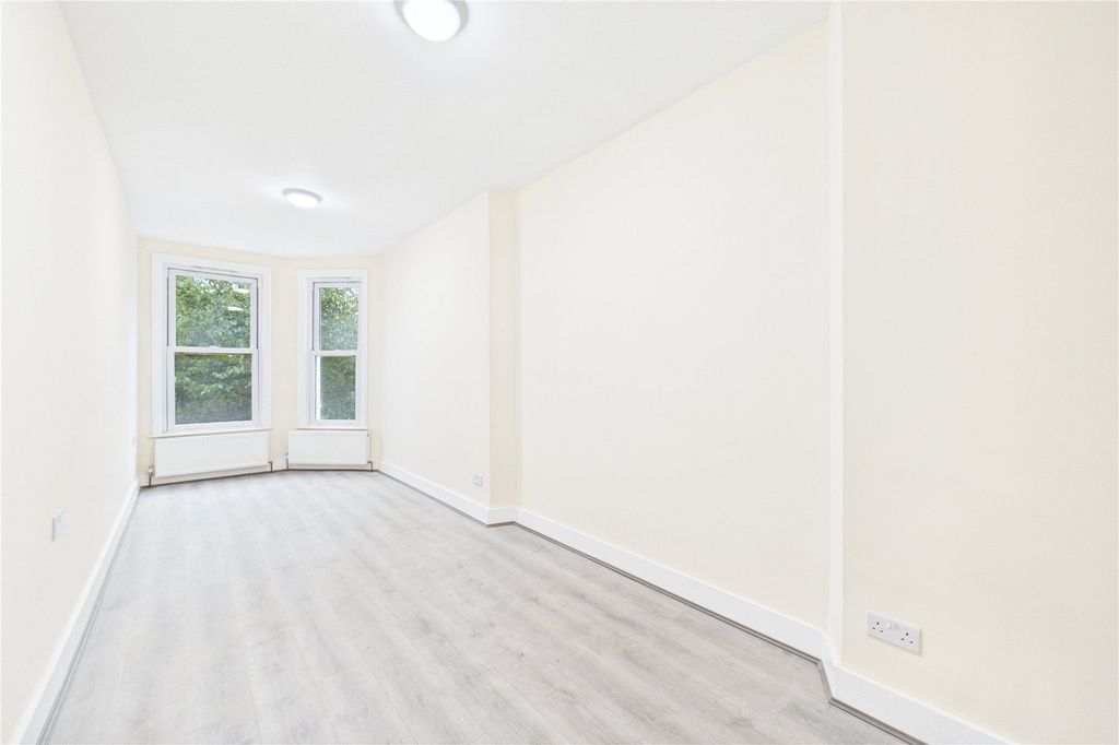Property photo 3 of 9 Picture No. 01