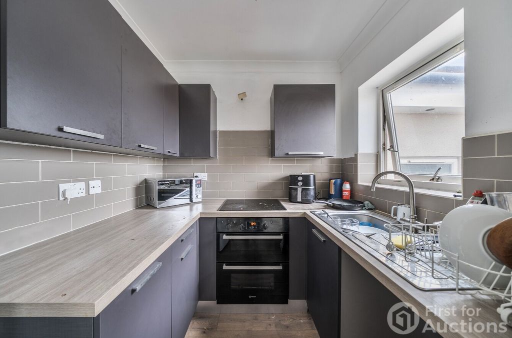 Property photo 2 of 12 Picture No. 03