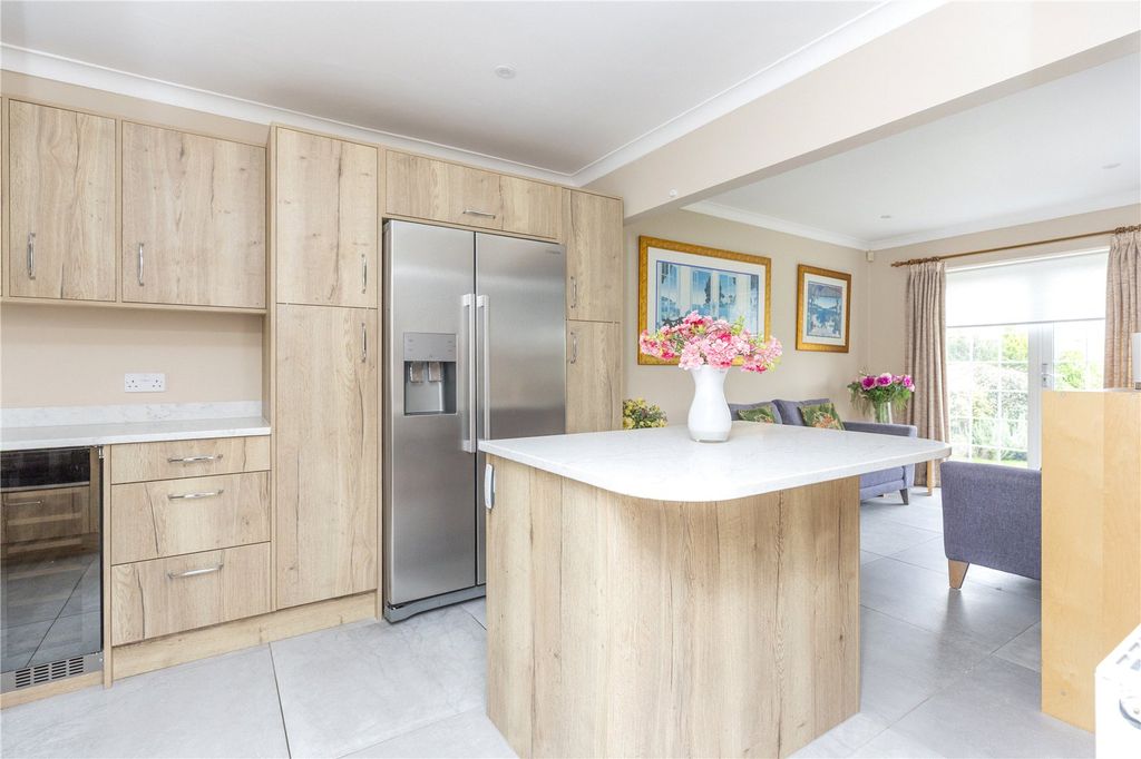 Property photo 3 of 16 Picture No. 19