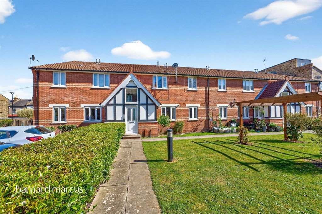 Property photo 1 of 14