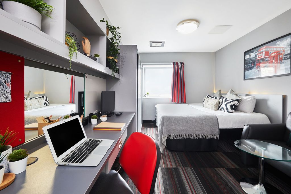 Property photo 1 of 4