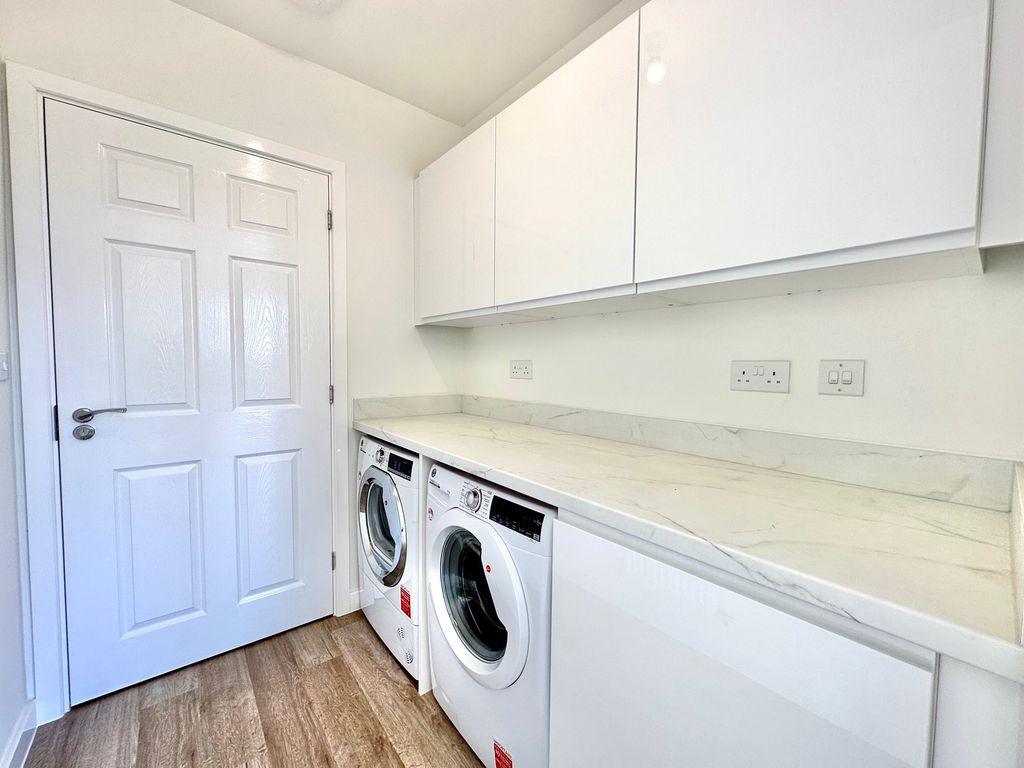 Additional image 5 of 3 bed town house to rentDart Avenue, Topsham, Exeter EX2