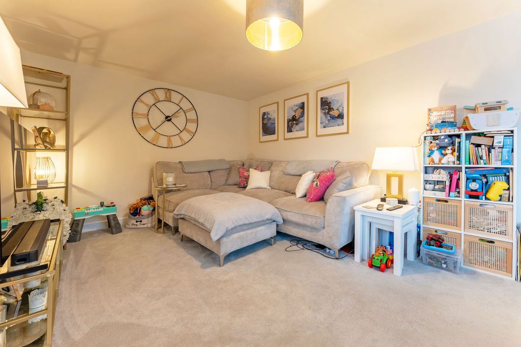 Property photo 3 of 22