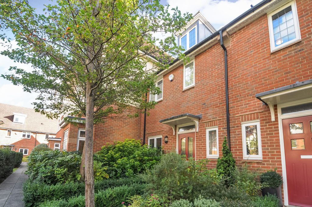 Property photo 1 of 12 Front External