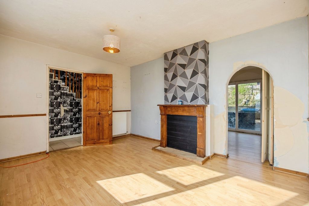 Property photo 3 of 20 Pbox-Img.Jpg