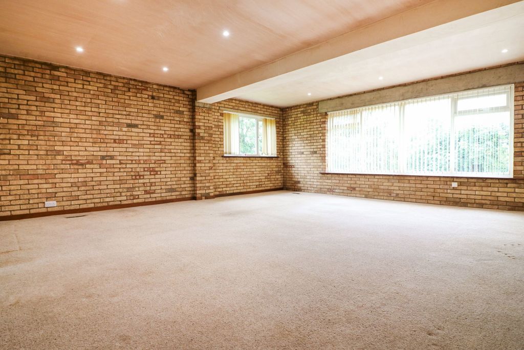 Additional image 14 of 6 bed detached house for saleSt. Barnabas Road, Barnetby DN38