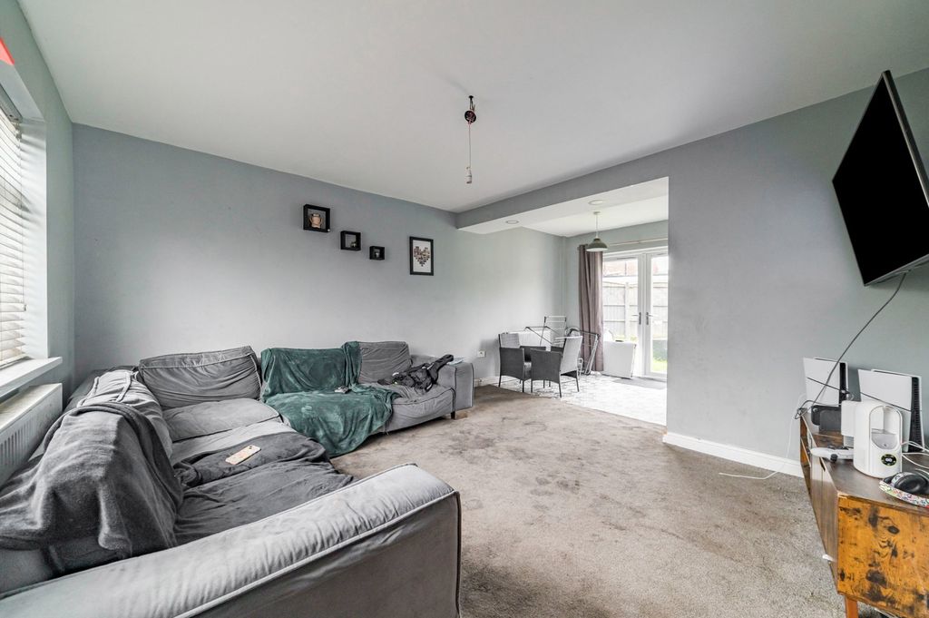 Property photo 3 of 19