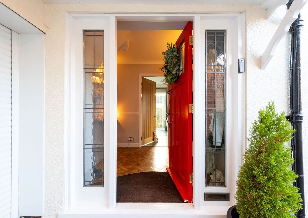 Property photo 3 of 38