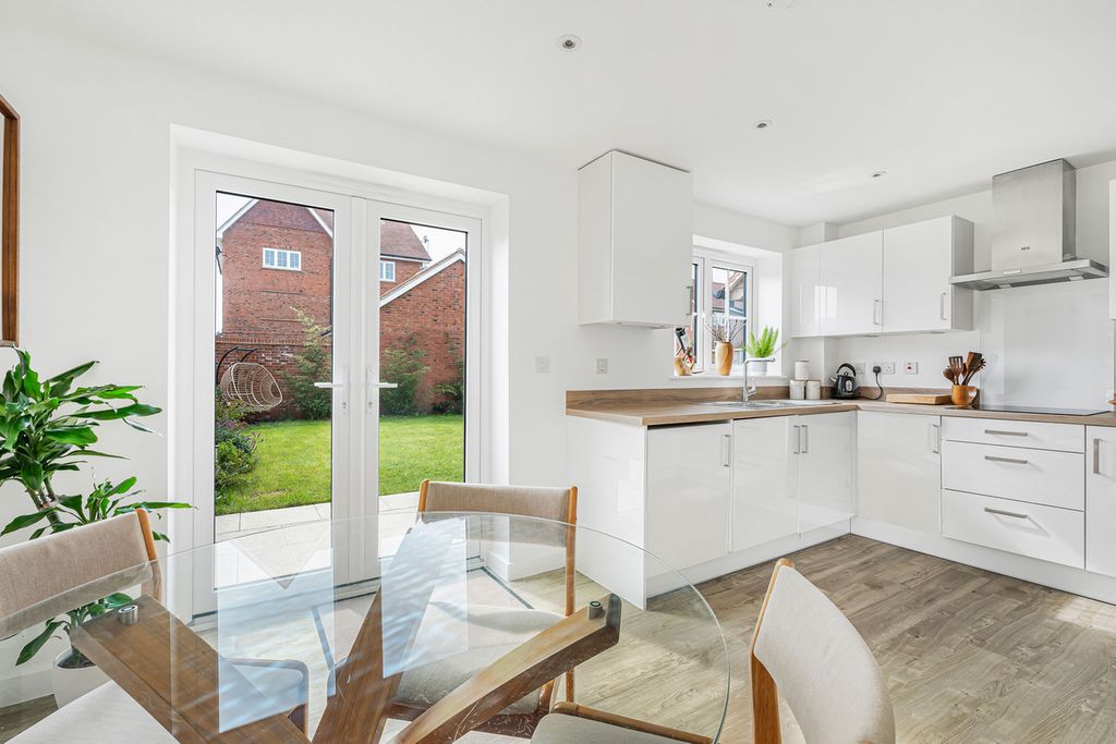 Property photo 2 of 23