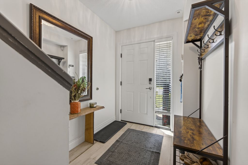 Property photo 3 of 33