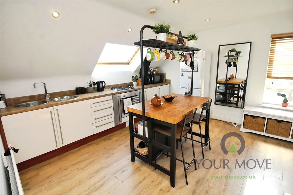 Property photo 2 of 9 Lounge/Kitchen