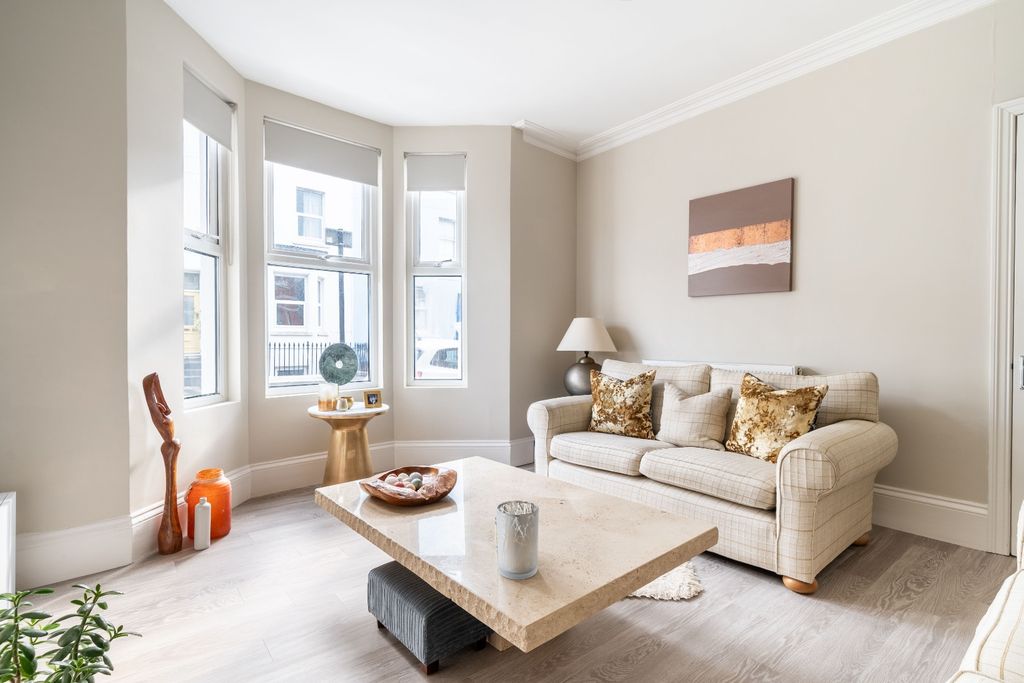 Property photo 1 of 30 4579060