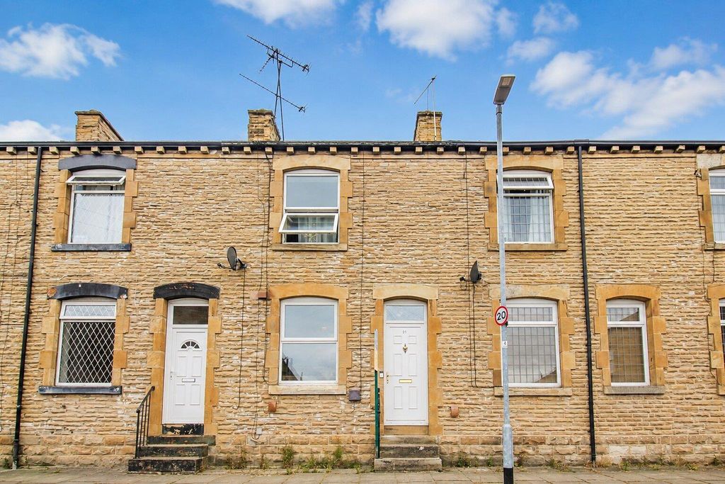 Property photo 1 of 11