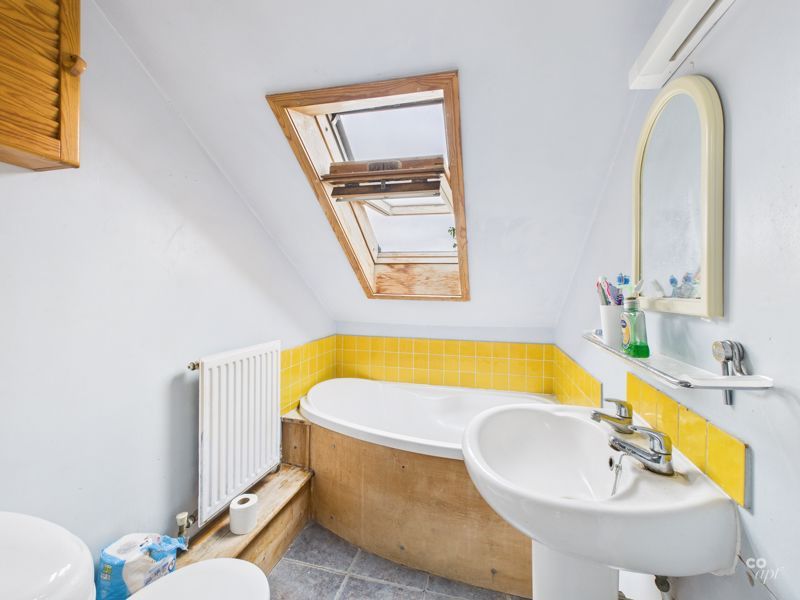 Property photo 3 of 7 Photo 4