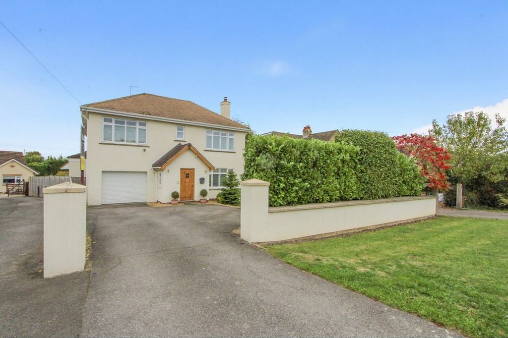 Property photo 1 of 32