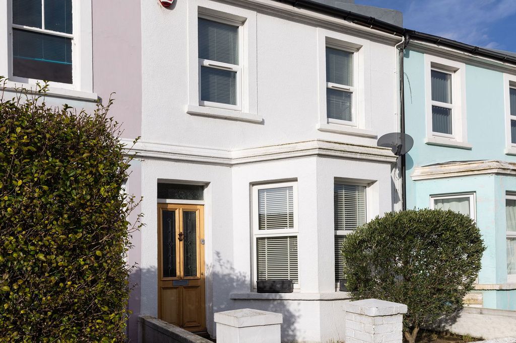 Property photo 2 of 13