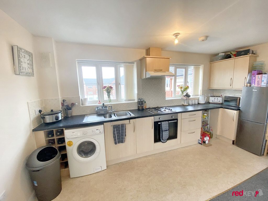 Property photo 3 of 6 Kitchen