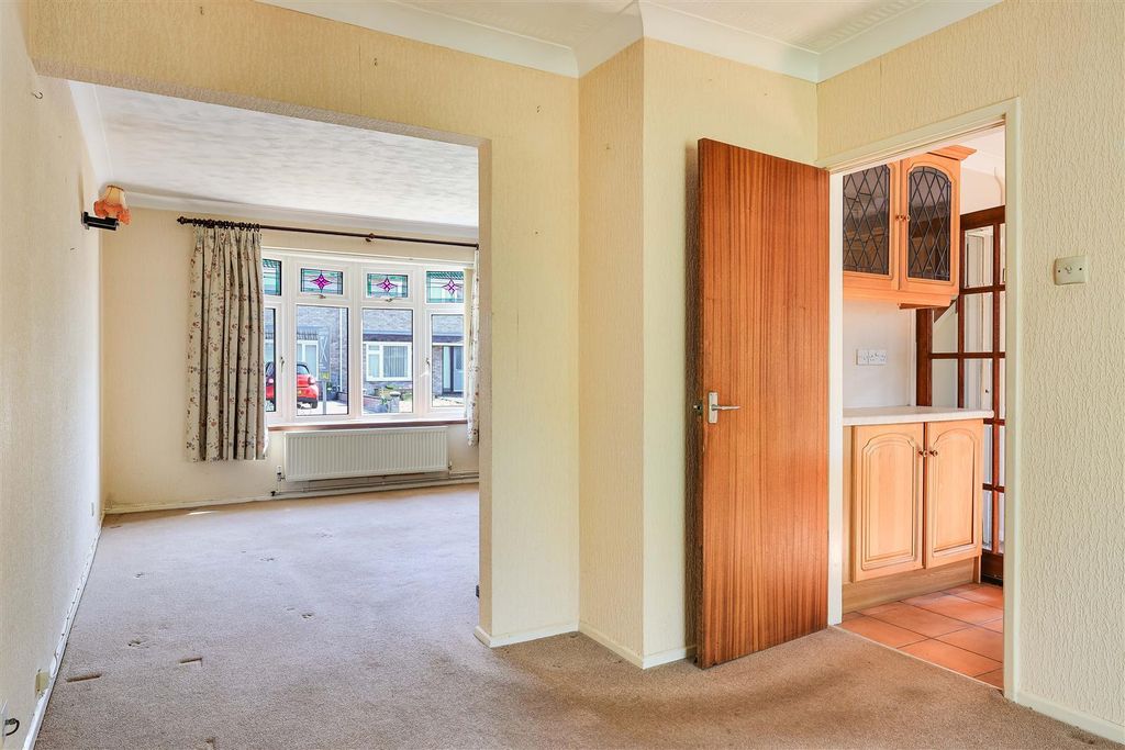 Property photo 3 of 15 Img (8).Jpg