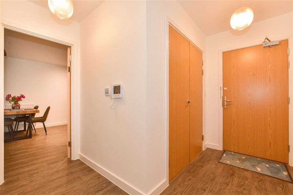 Property photo 2 of 15 Entrance Hall