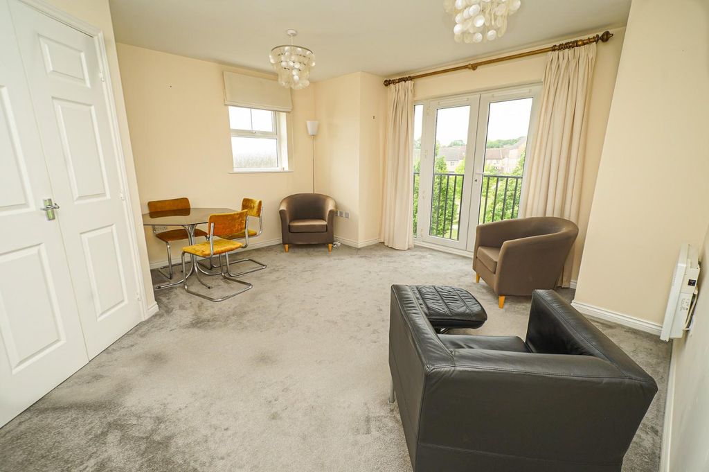 Property photo 2 of 12