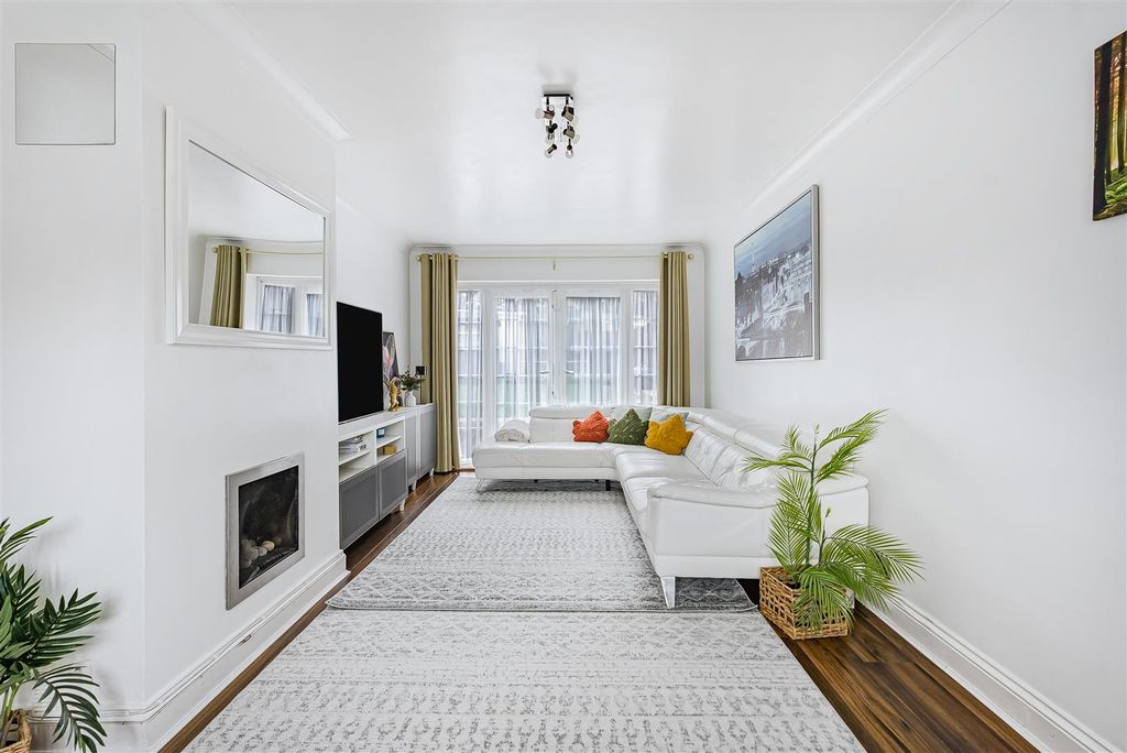 Property photo 2 of 30 2_74269.Jpg