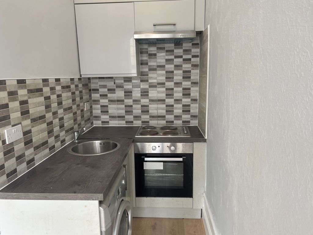 Property photo 2 of 3