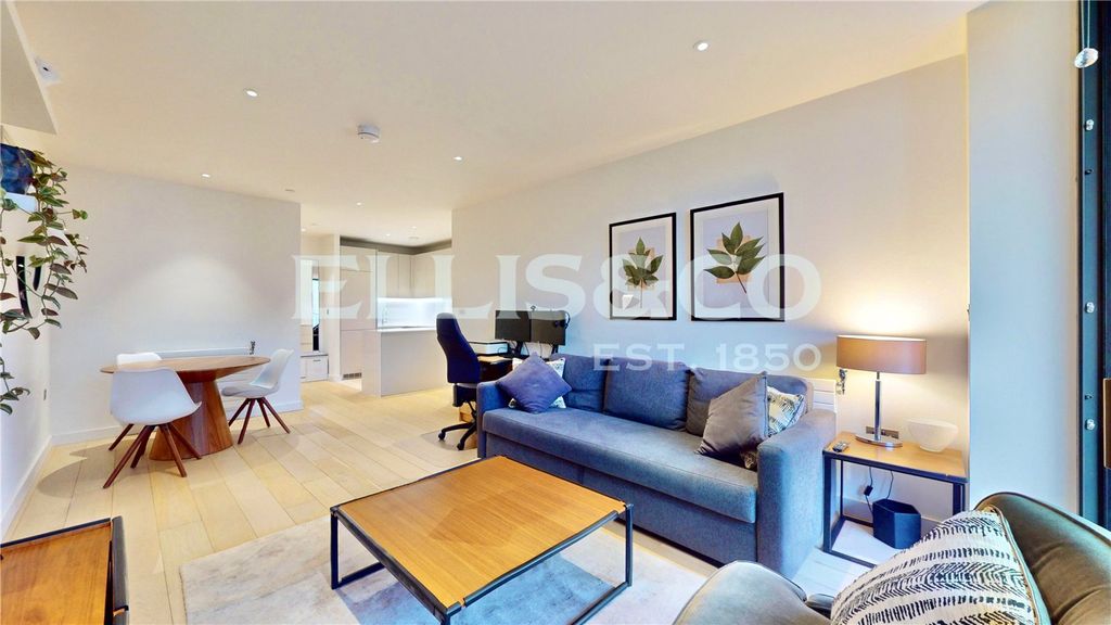 Property photo 2 of 28 Picture No. 21