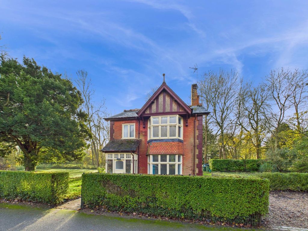 Property photo 1 of 18