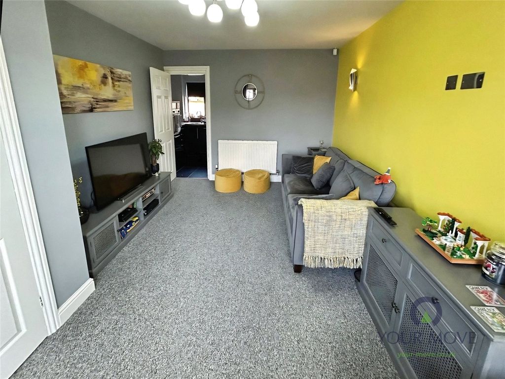 Property photo 2 of 10 Lounge